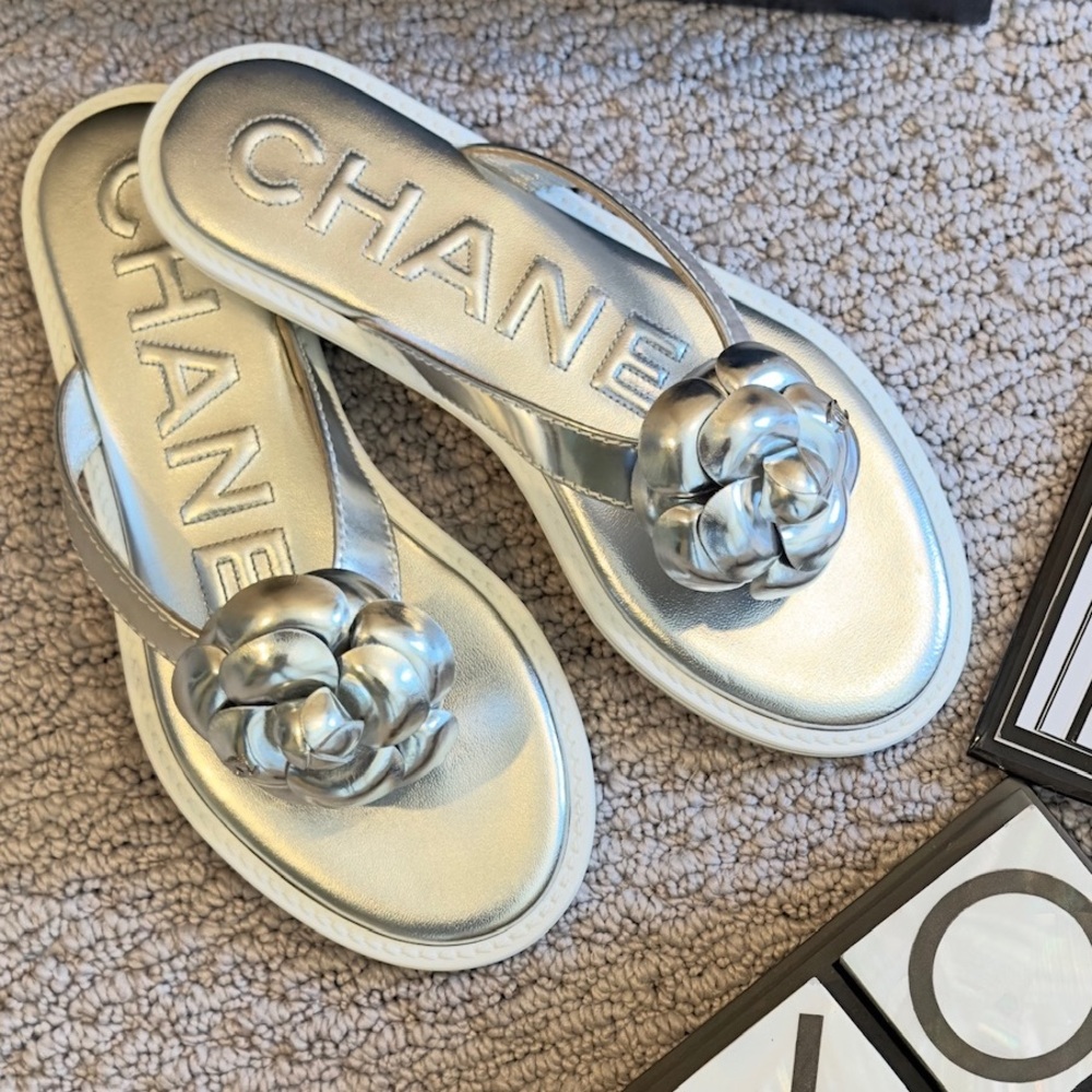 CHANEL THONGS SILVER size 35.5 - Picture 8 of 8